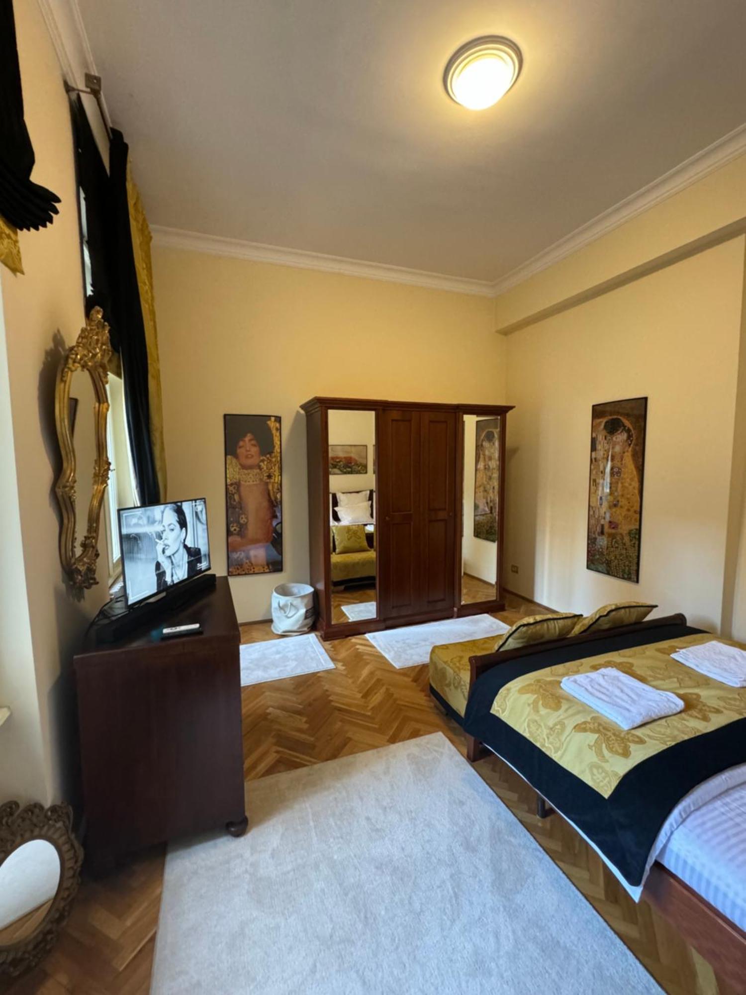 Charming & Lovely Downtown Apartment *